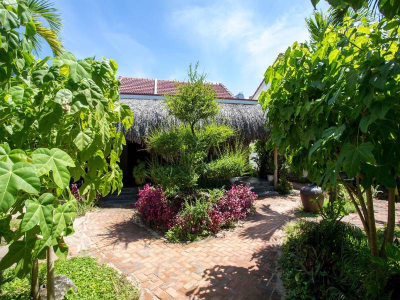 Red Flower Cottages Homestay Hoi An Exteriör bild